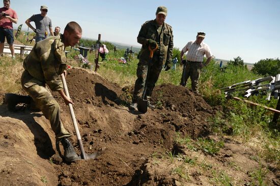 Эксгумация останков погибших в ДНР
