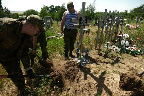 Эксгумация останков погибших в ДНР