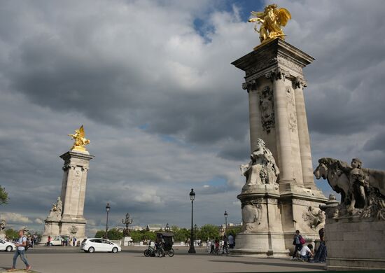 Города мира. Париж