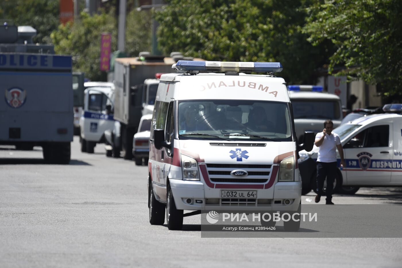 Захват здания полиции в Ереване