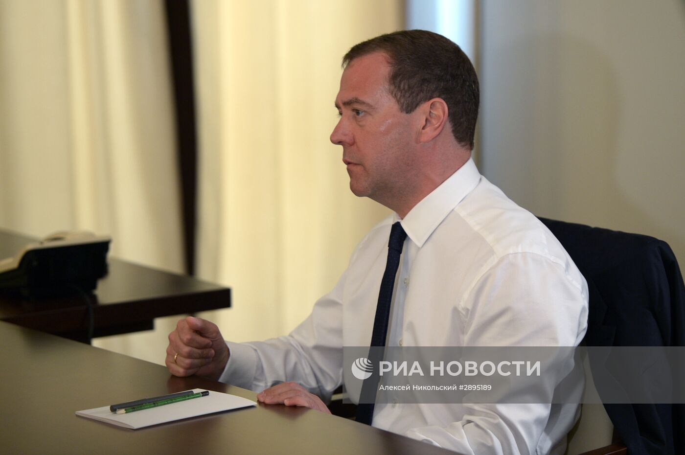 Рабочая встреча президента РФ В. Путина с премьер-министром РФ Д. Медведевым