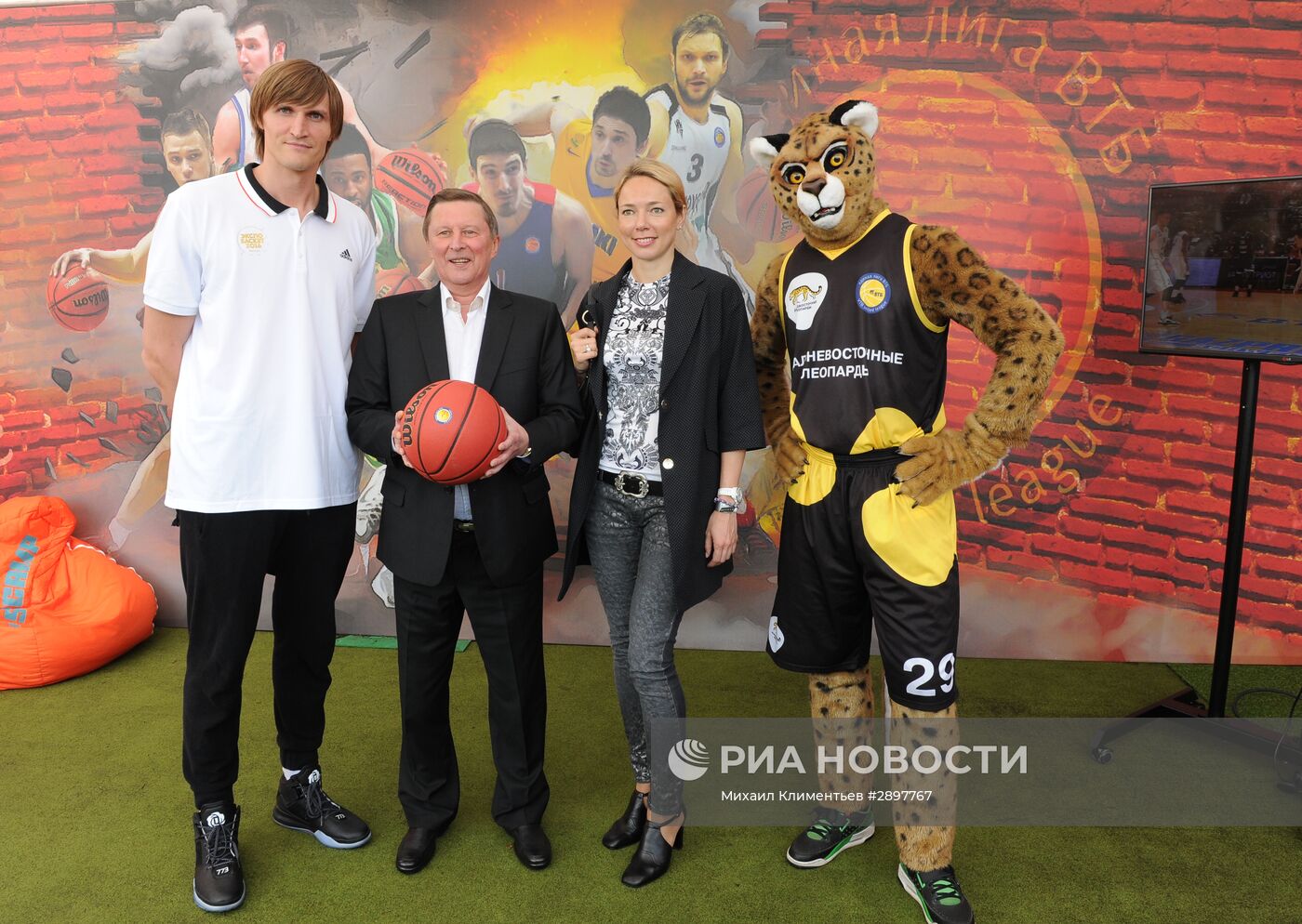 Глава администрации президента РФ С. Иванов посетил фестиваль "Экспо-Баскет 2016"