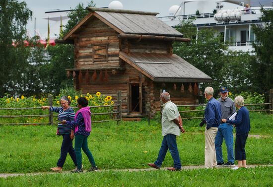 Туристическая деревня Верхние Мандроги