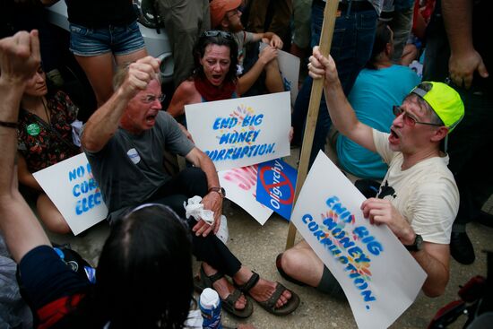 Акция сторонников Б.Сандерса в Филадельфии