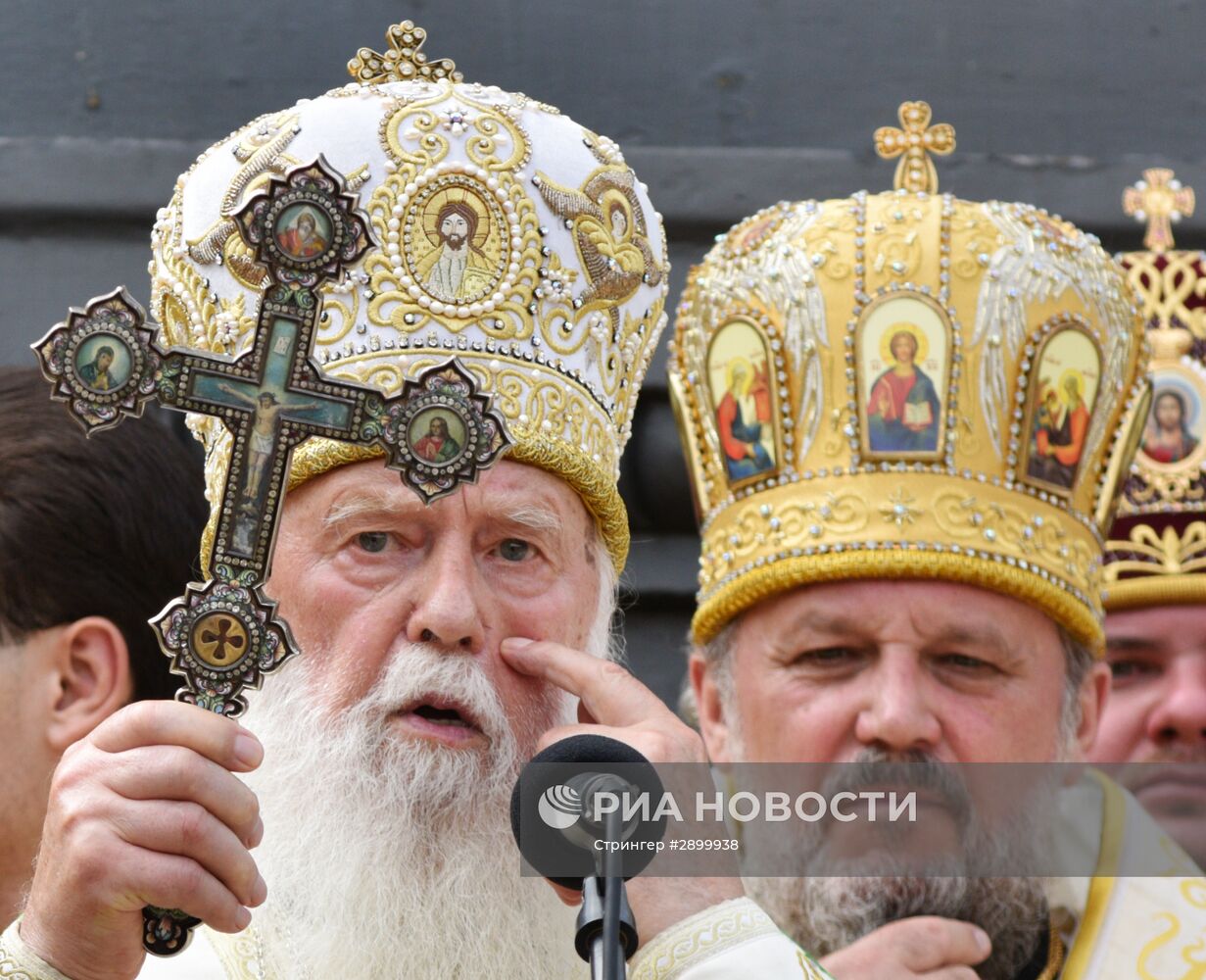 Крестный ход Украинской православной церкви в Киеве