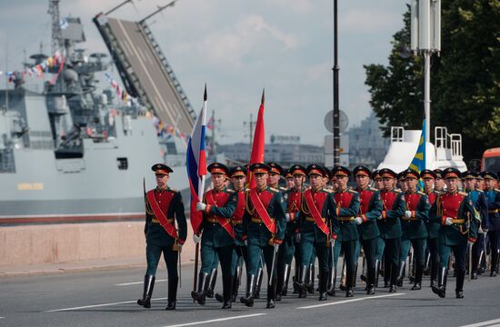 Празднование Дня Военно-Морского флота в Санкт-Петербурге
