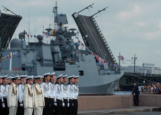 Празднование Дня Военно-Морского флота в Санкт-Петербурге