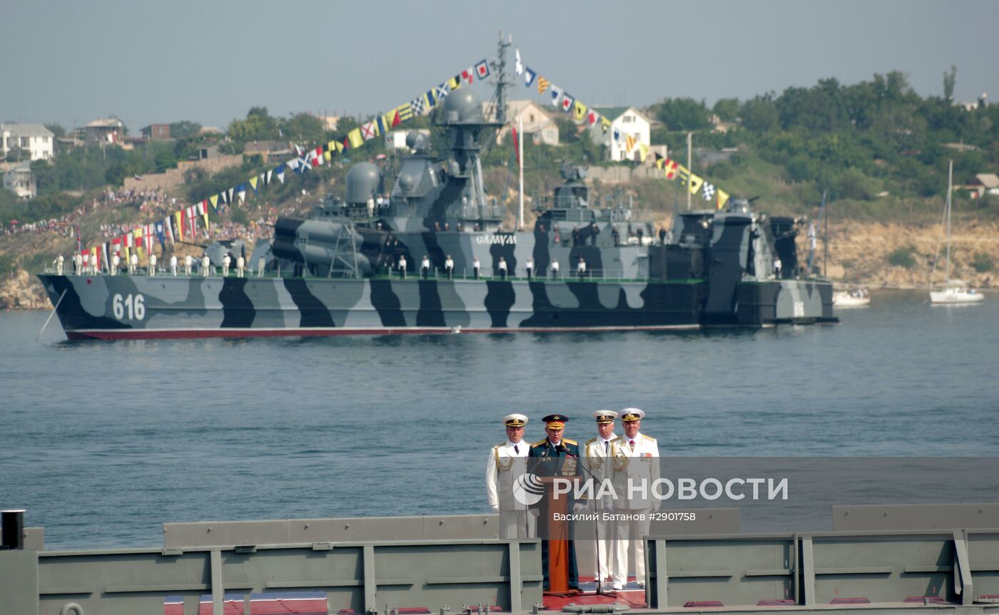 Празднование Дня ВМФ в городах России