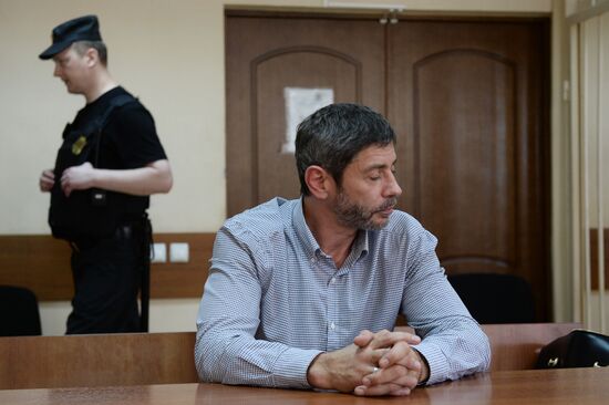 Рассмотрение уголовного дела в отношении актера Валерия Николаева