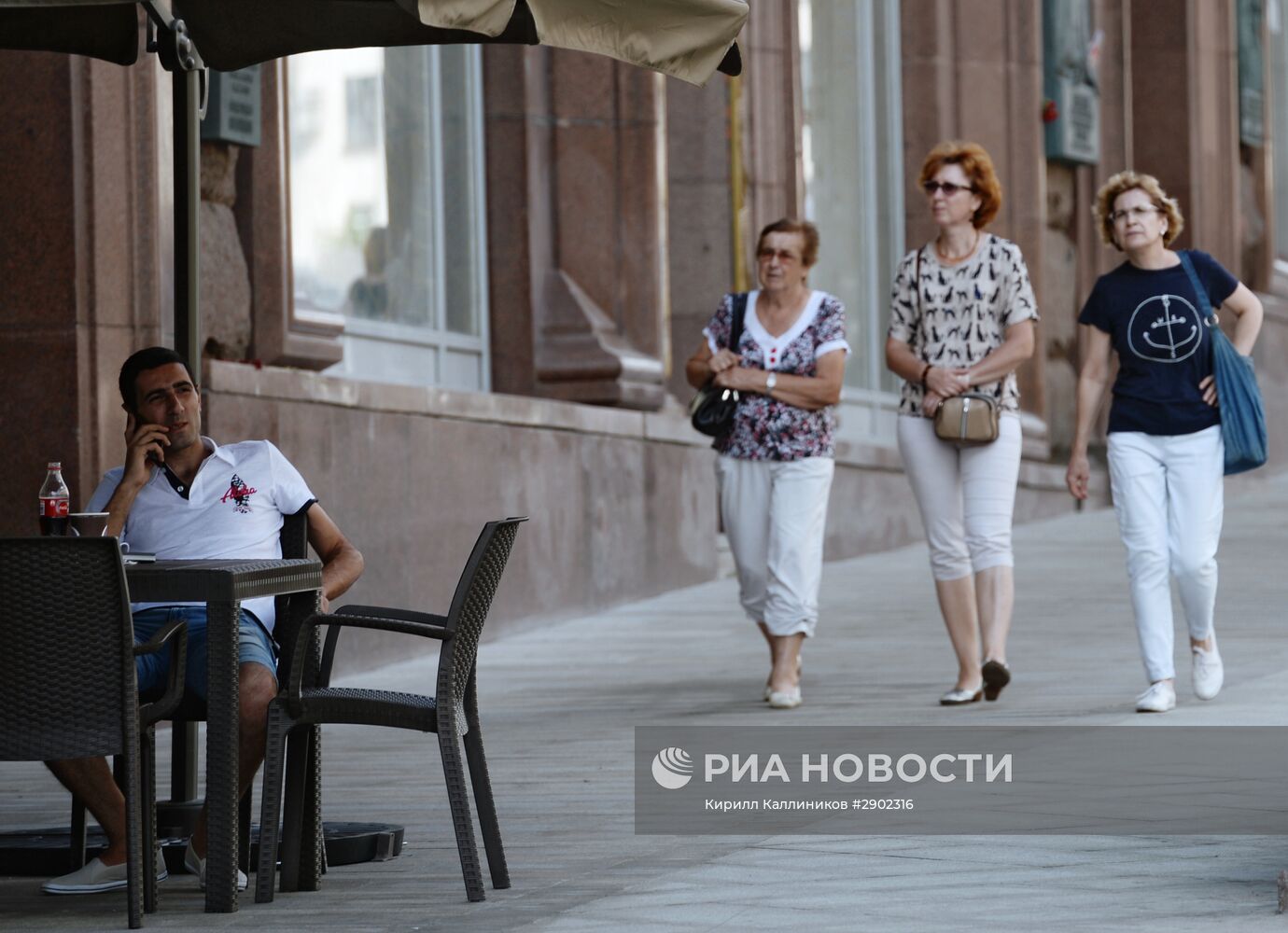 Новые летние веранды открылись на Тверской улице после реконструкции