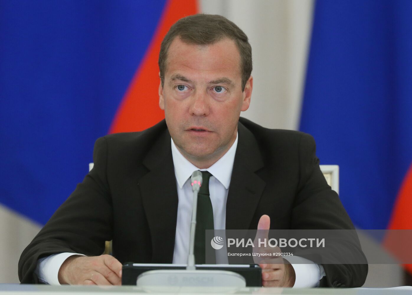Премьер-министр РФ Д.Медведев провел заседание президиума Совета при президенте РФ по стратегическому развитию и приоритетным проектам