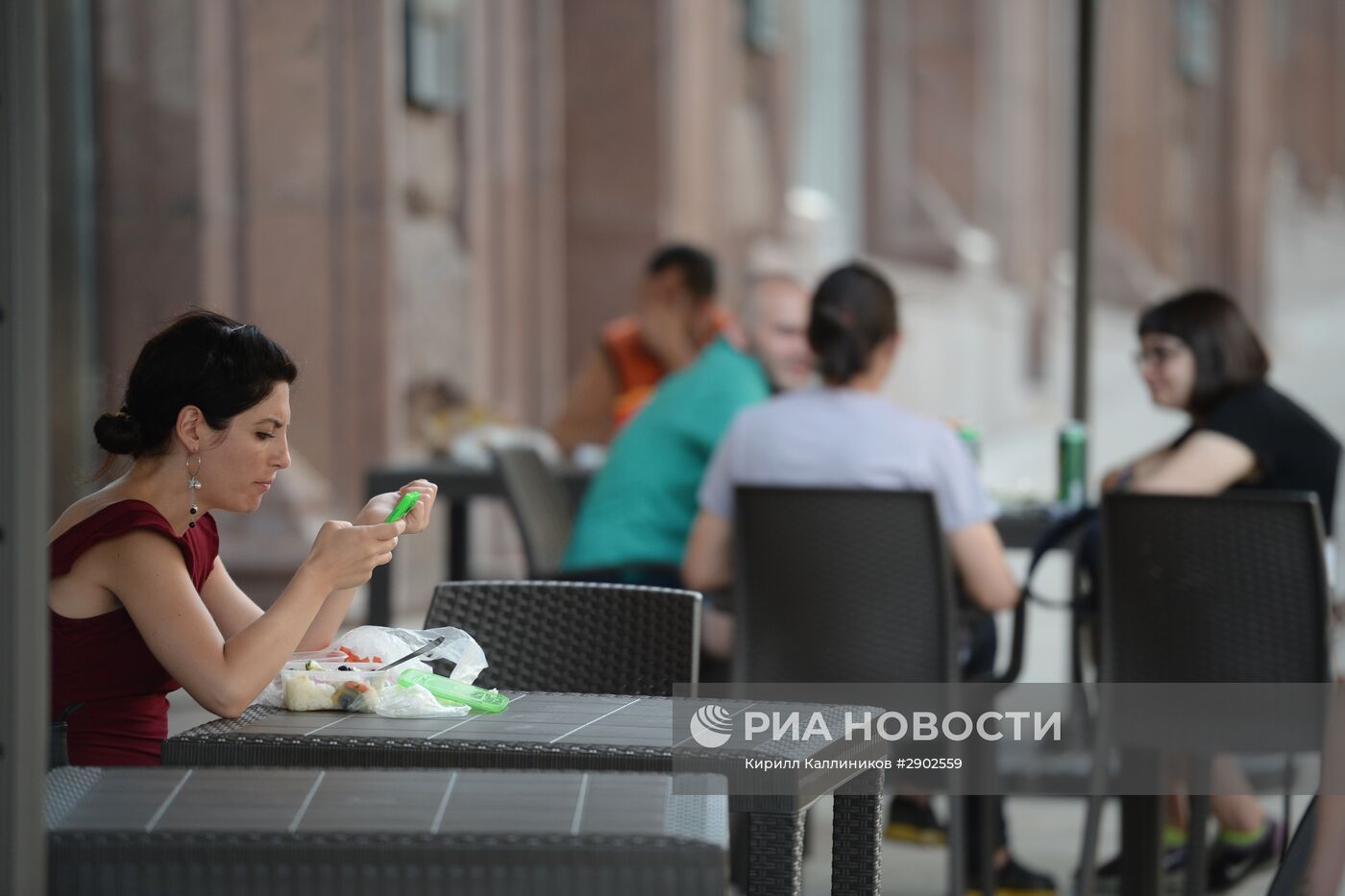 Новые летние веранды открылись на Тверской улице после реконструкции