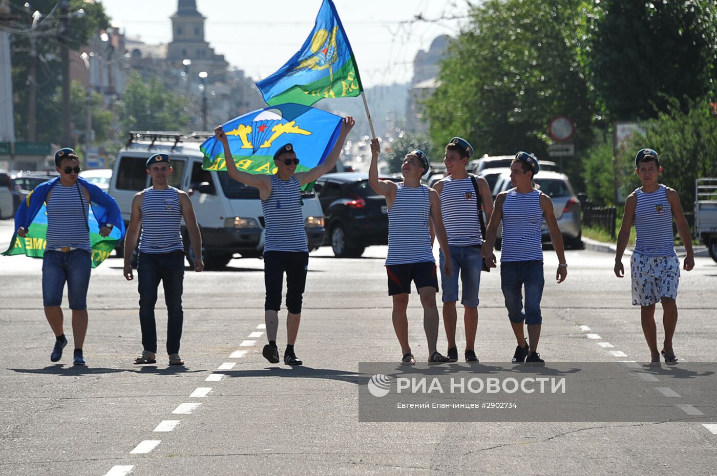 Празднование дня ВДВ в городах России