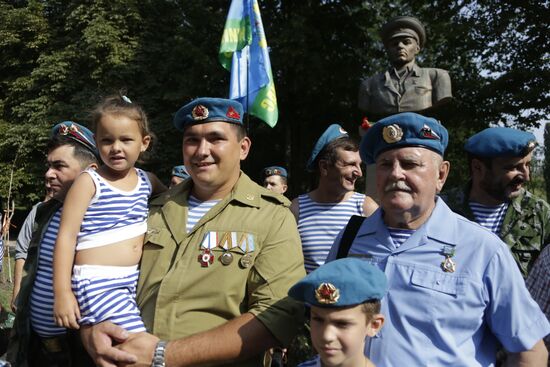 Празднование дня ВДВ в городах России