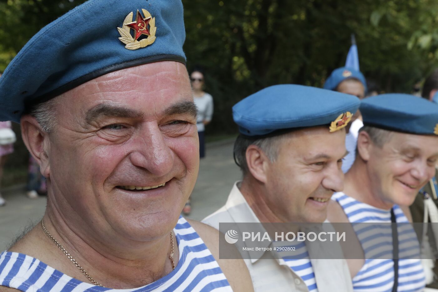 Празднование дня ВДВ в городах России