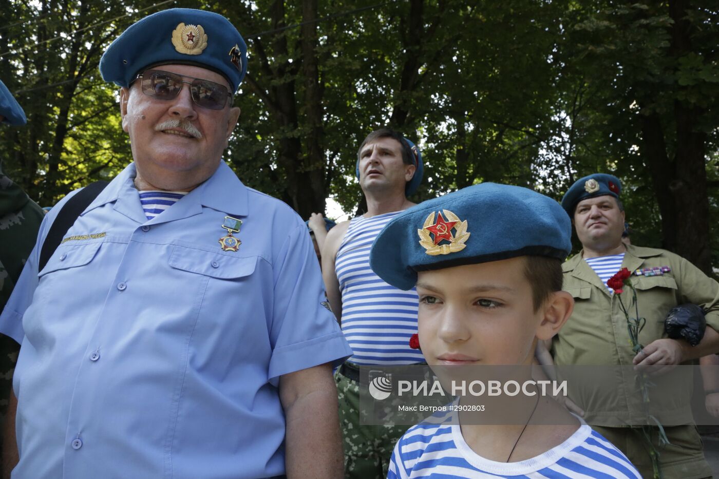 Празднование дня ВДВ в городах России