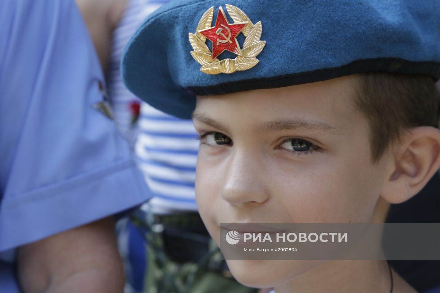 Празднование дня ВДВ в городах России