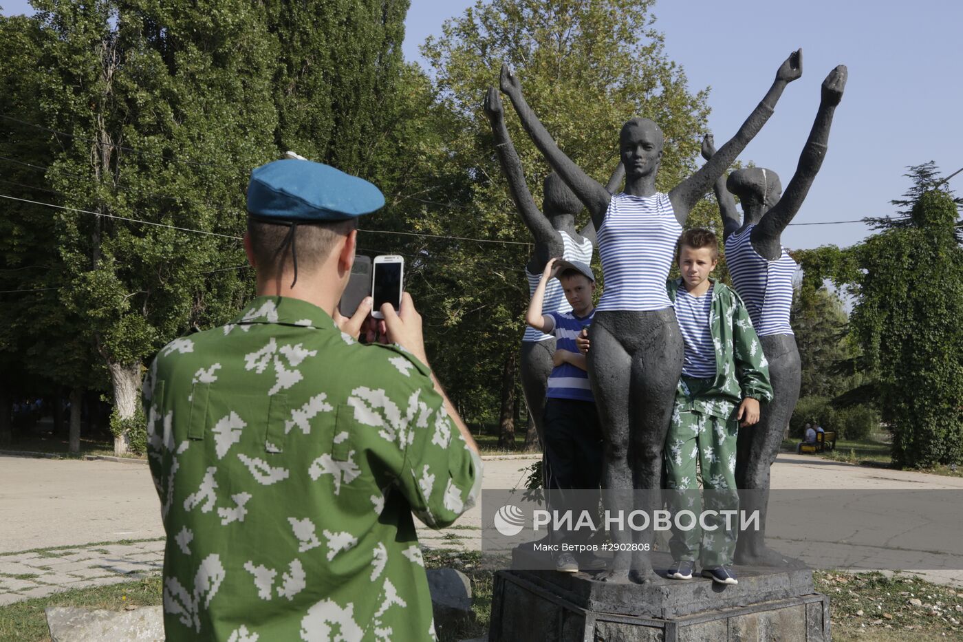 Празднование дня ВДВ в городах России