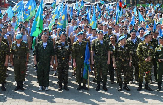 Празднование дня ВДВ в городах России