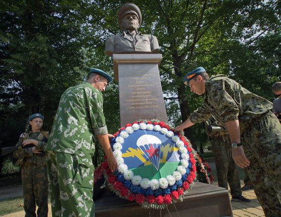 Празднование дня ВДВ в городах России