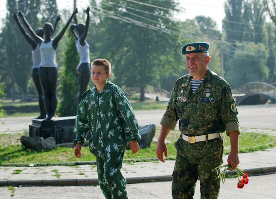 Празднование дня ВДВ в городах России