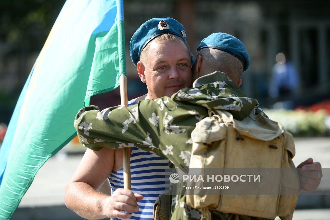 Празднование дня ВДВ в городах России