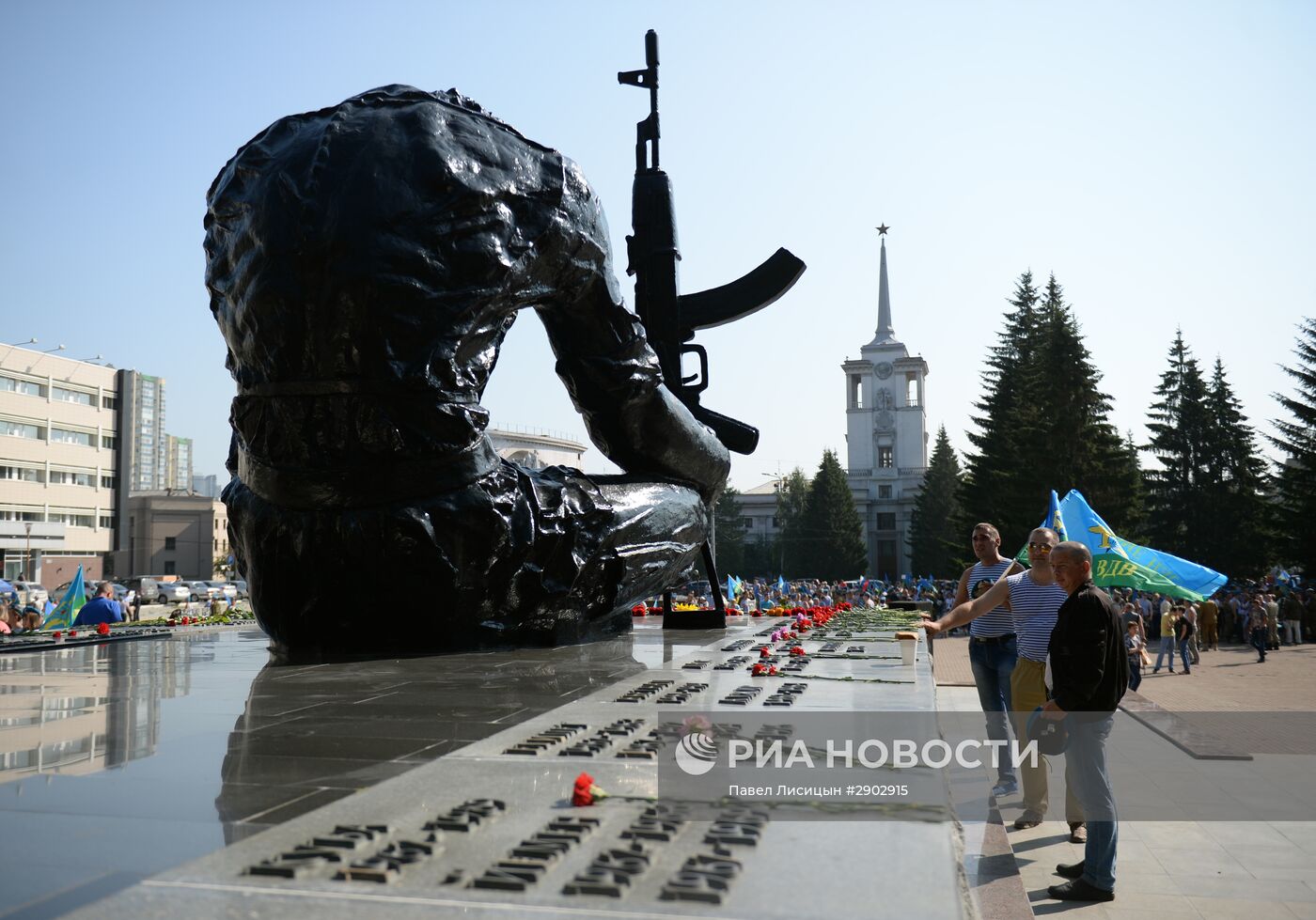 Празднование дня ВДВ в городах России