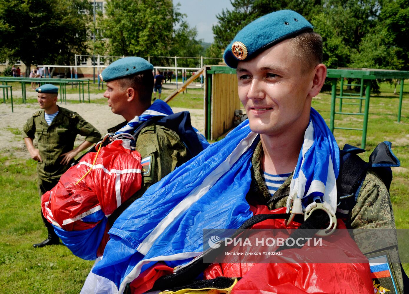 Празднование дня ВДВ в городах России