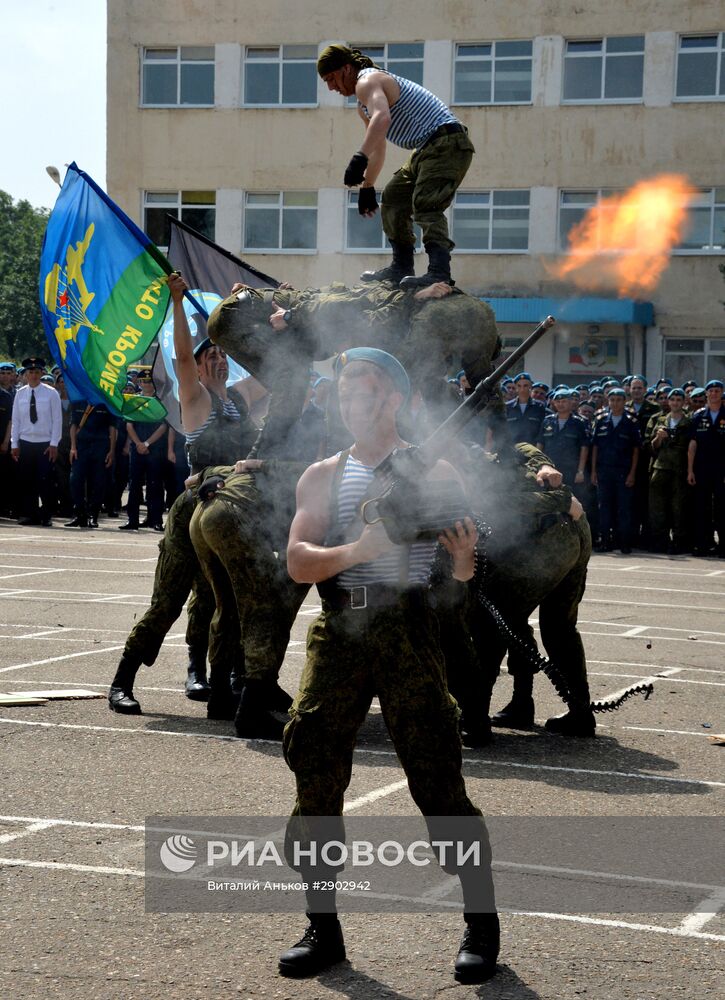 Празднование дня ВДВ в городах России