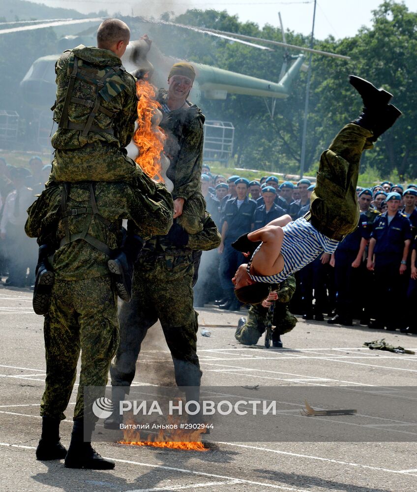 Празднование дня ВДВ в городах России