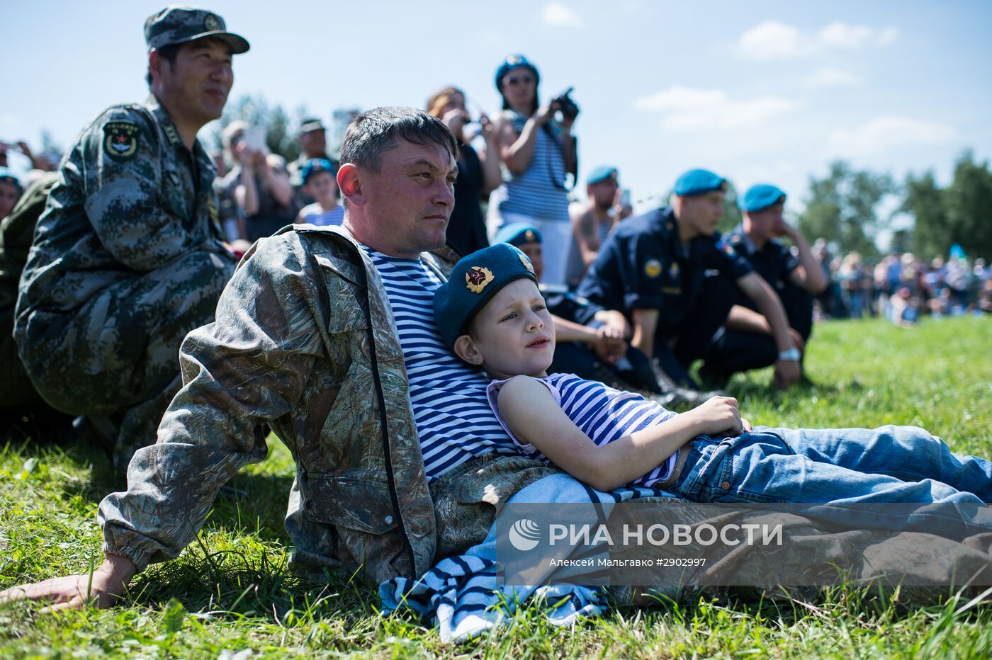 Празднование дня ВДВ в городах России