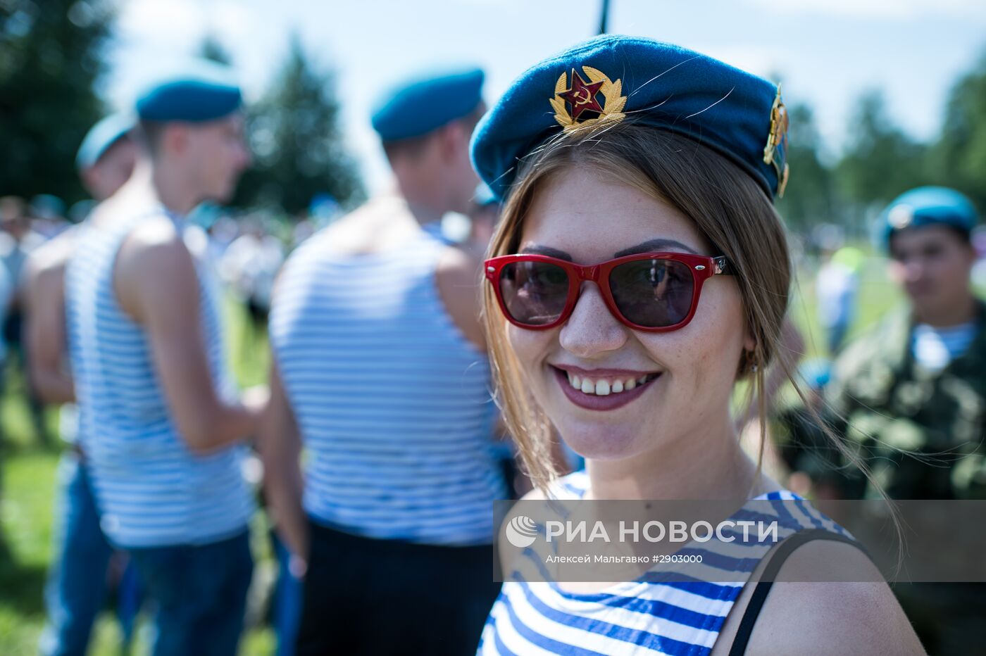 Празднование дня ВДВ в городах России