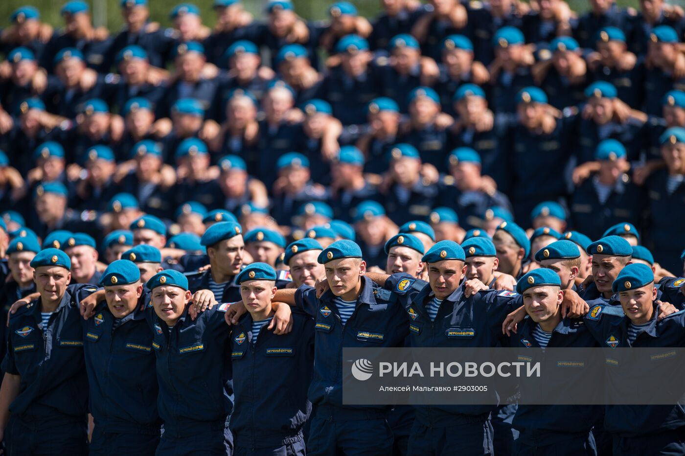 Празднование дня ВДВ в городах России