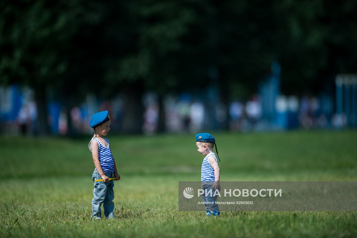 Празднование дня ВДВ в городах России