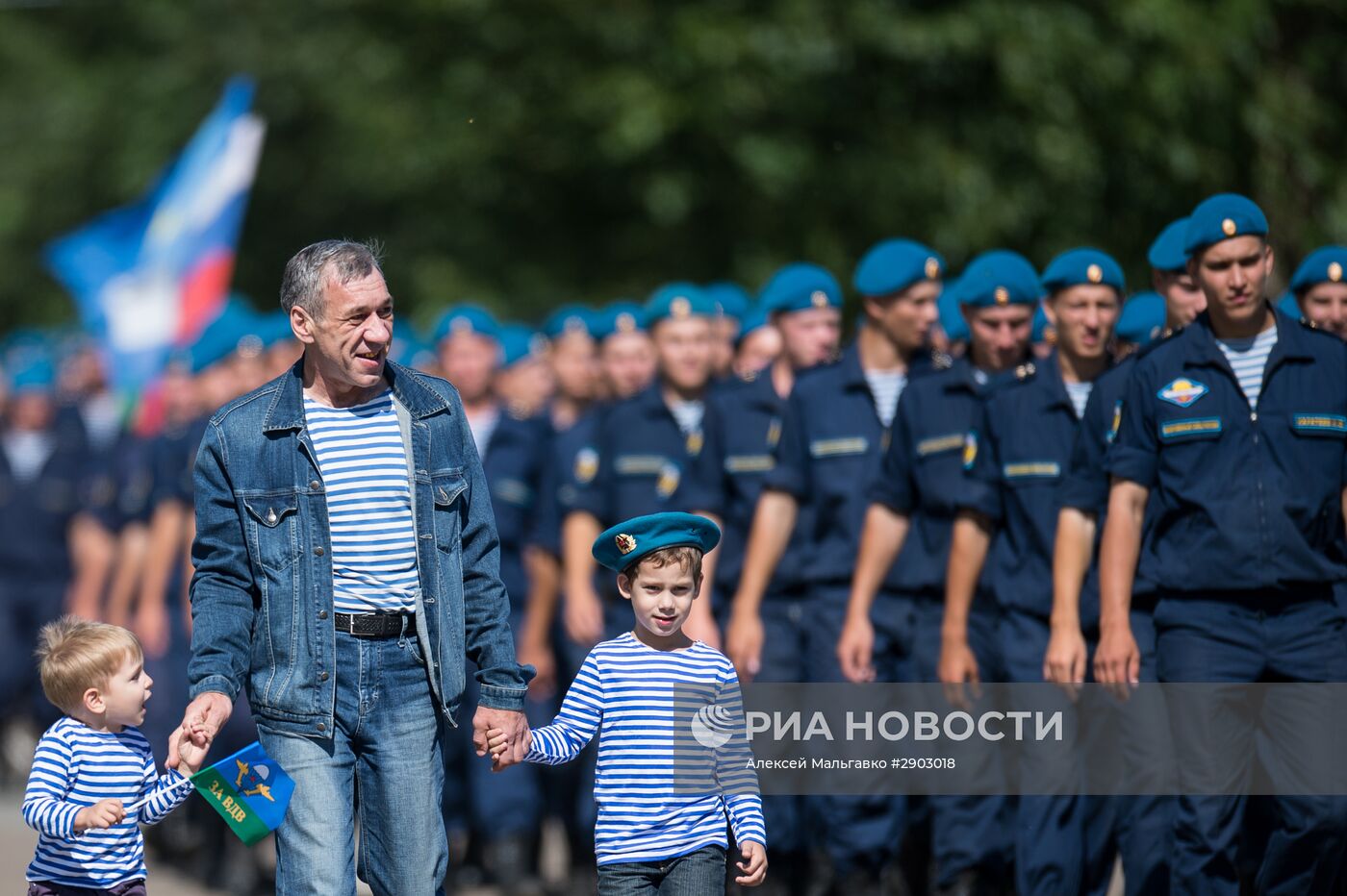 Празднование дня ВДВ в городах России