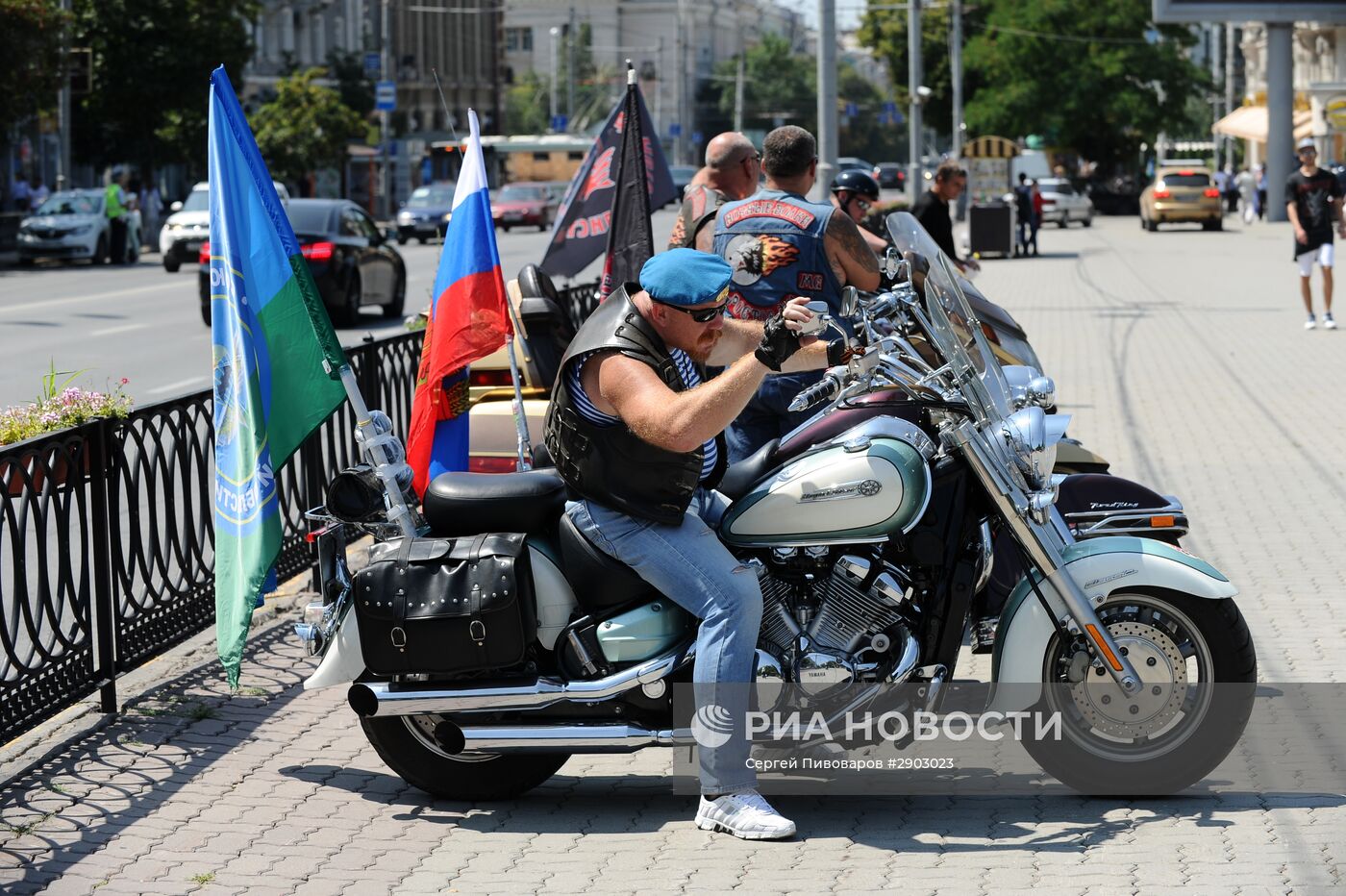 Празднование дня ВДВ в городах России