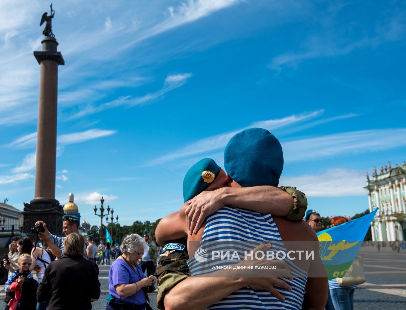 Празднование дня ВДВ в городах России