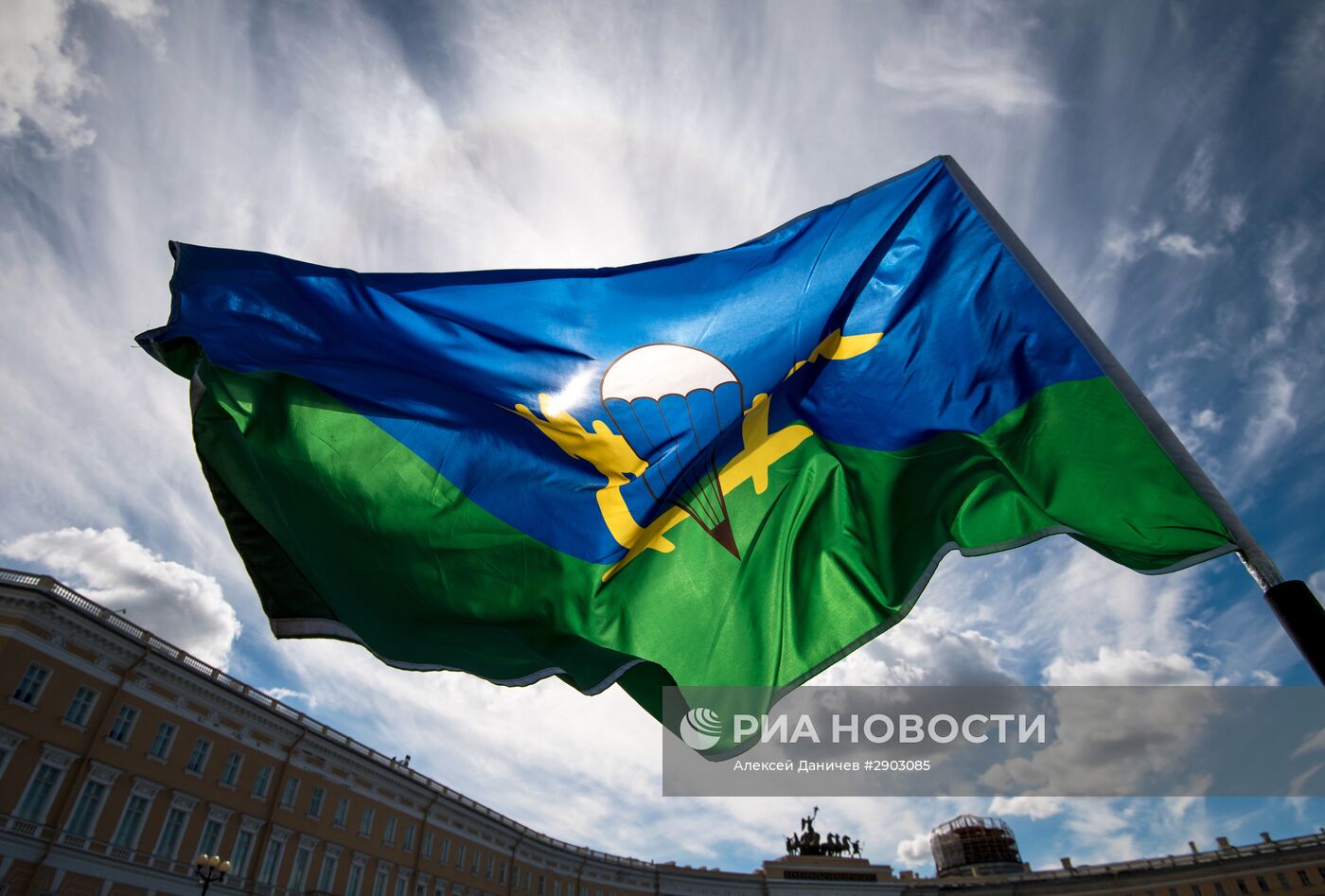 Празднование дня ВДВ в городах России