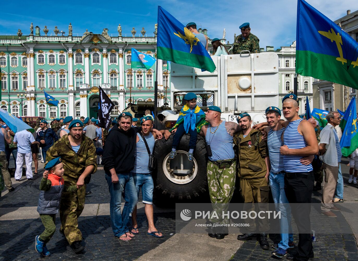 Празднование дня ВДВ в городах России