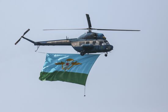 Празднование дня ВДВ в городах России