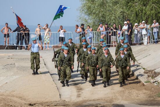 Празднование дня ВДВ в городах России