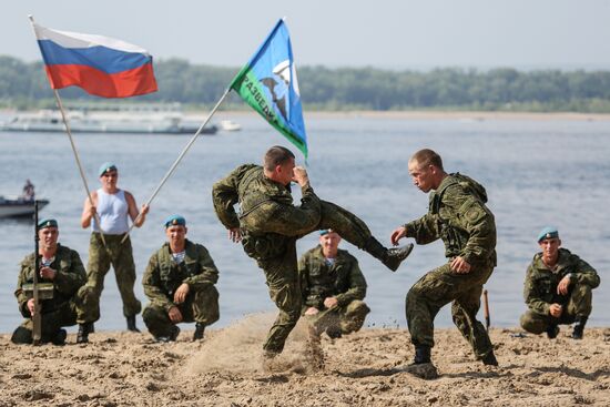 Празднование дня ВДВ в городах России