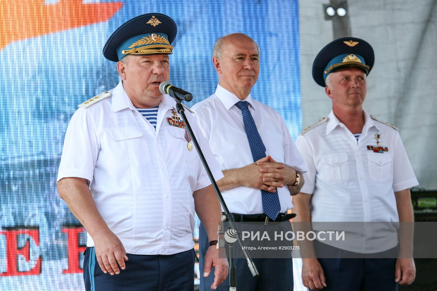 Празднование дня ВДВ в городах России