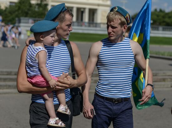 Празднование дня ВДВ в Москве