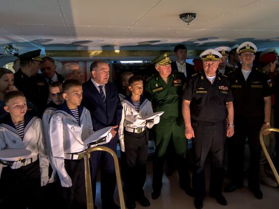Крейсер "Аврора" в Санкт-Петербурге открылся для посетителей