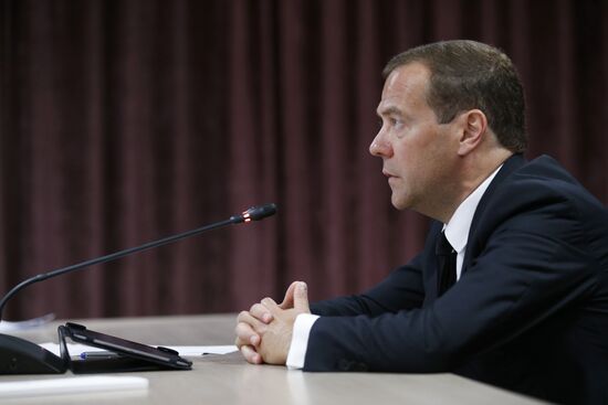 Премьер-министр РФ Д. Медведев провел совещание о перспективах развития электронной промышленности