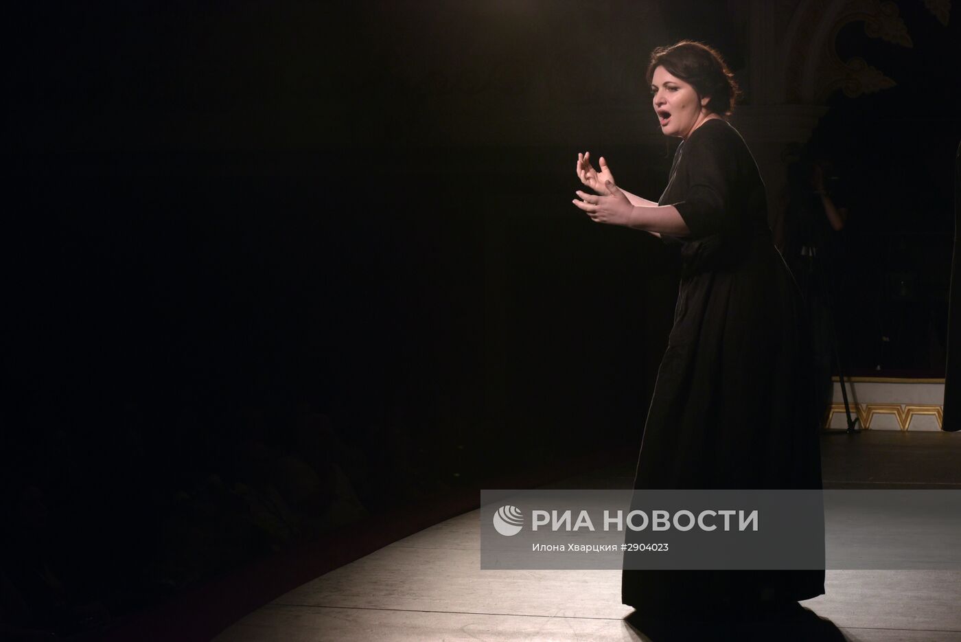 Спектакль Л.Керубини "Медея" на фестивале "Хибла Герзмава приглашает.."
