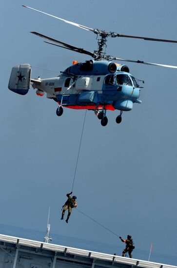 Многосторонние учения береговой охраны "Совместный удар" в Приморье