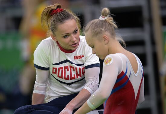 Тренировка олимпийской сборной России по спортивной гимнастике в Рио-де-Жанейро