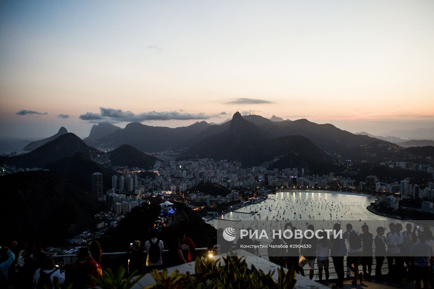 Виды Рио-де-Жанейро со смотровой площадки на горе "Сахарная голова"